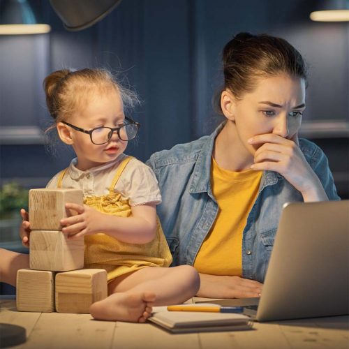 ösztönanyu montessori szülőknek, homeoffice gyerekkel