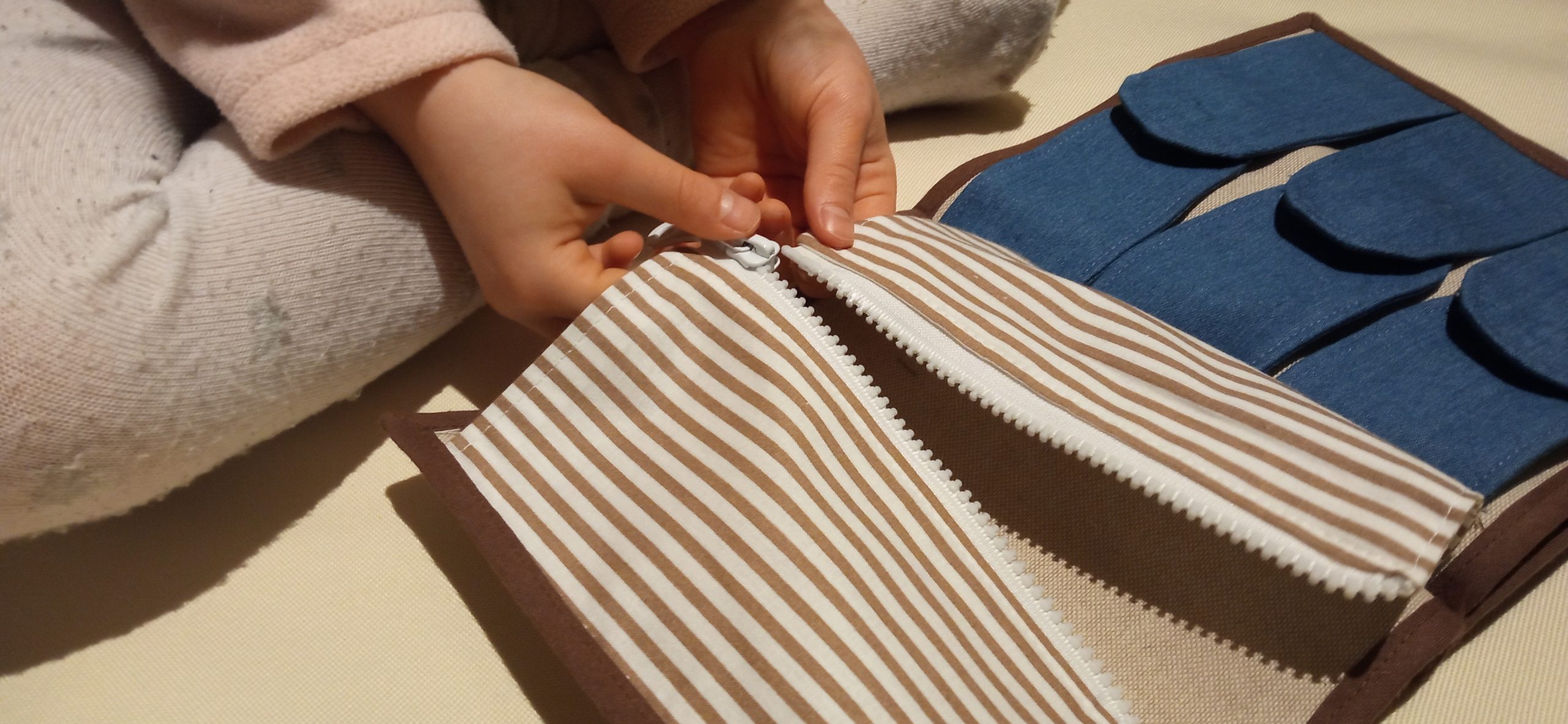 Montessori Matatókönyv - az önálló öltözködéshez - Image 2